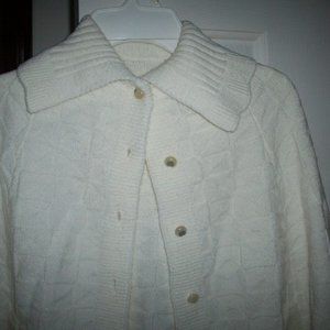 White VINTAGE Cloak cape Ladies Garment Union USA SIZE S Knit Sweater Mod Go Go